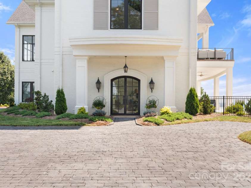 1475 Fawn Drive, Asheboro, NC 27205.  MLS# CAR4305275, YatesRealty ID 2143. 