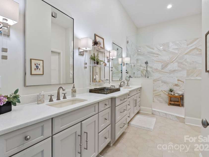 1475 Fawn Drive, Asheboro, NC 27205.  MLS# CAR4305275, YatesRealty ID 2143. 