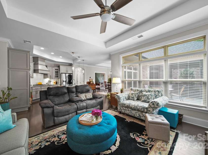 5256 Courtyard Lane, Belmont, NC 28012.  MLS# CAR4299282, YatesRealty ID 2143. Open floor plan