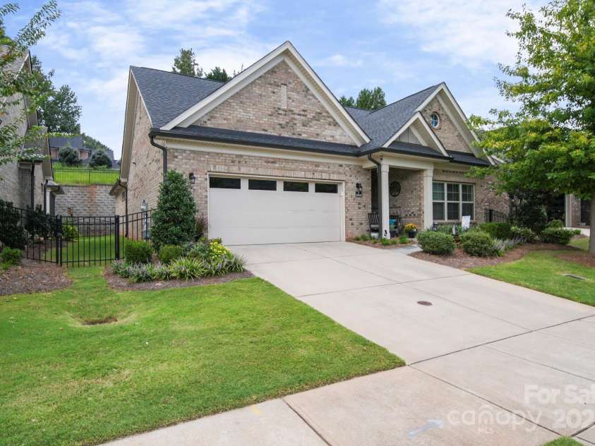 5256 Courtyard Lane, Belmont, NC 28012.  MLS# CAR4299282, YatesRealty ID 2143. The Courtyards of Cramerton with a Belmont address