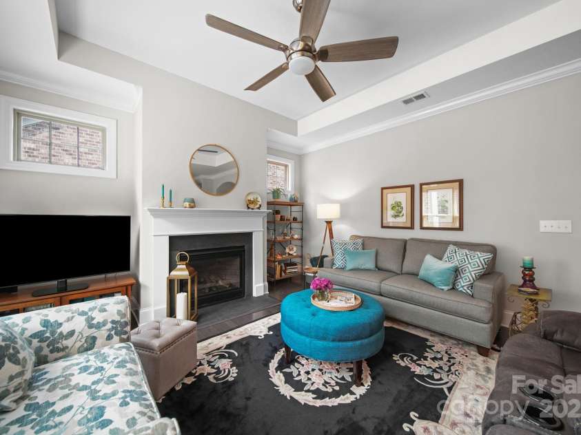 5256 Courtyard Lane, Belmont, NC 28012.  MLS# CAR4299282, YatesRealty ID 2143. Tray ceiling