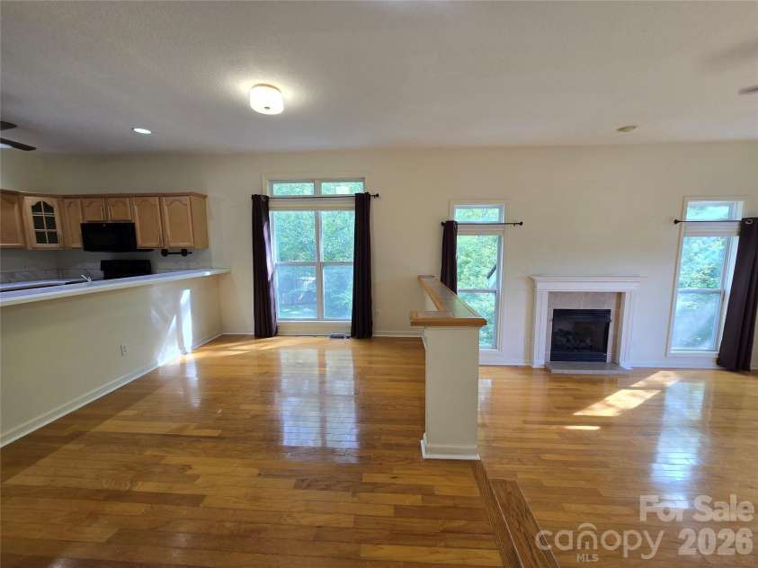 73 Dalya Road, Swannanoa, NC 28778.  MLS# CAR4352117, YatesRealty ID 21431. 3 fireplaces! Primary on main