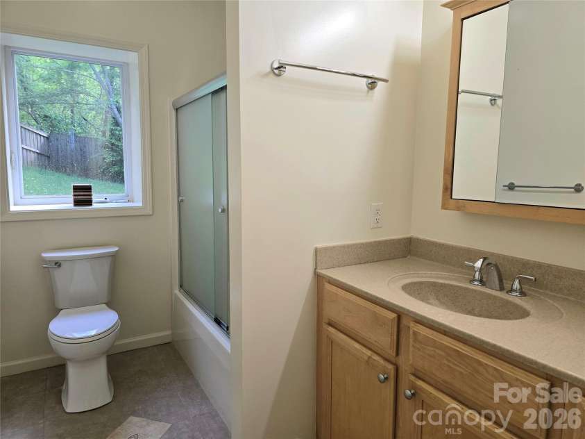 73 Dalya Road, Swannanoa, NC 28778.  MLS# CAR4352117, YatesRealty ID 21431. Lower level full bath