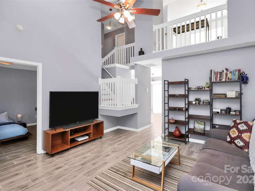 5980 Cougar Lane, Charlotte, NC 28269.  MLS# CAR4272520, YatesRealty ID 21432. 