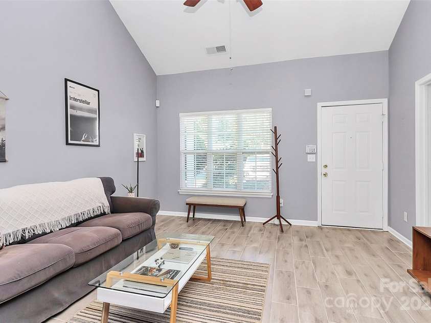 5980 Cougar Lane, Charlotte, NC 28269.  MLS# CAR4272520, YatesRealty ID 21432. 