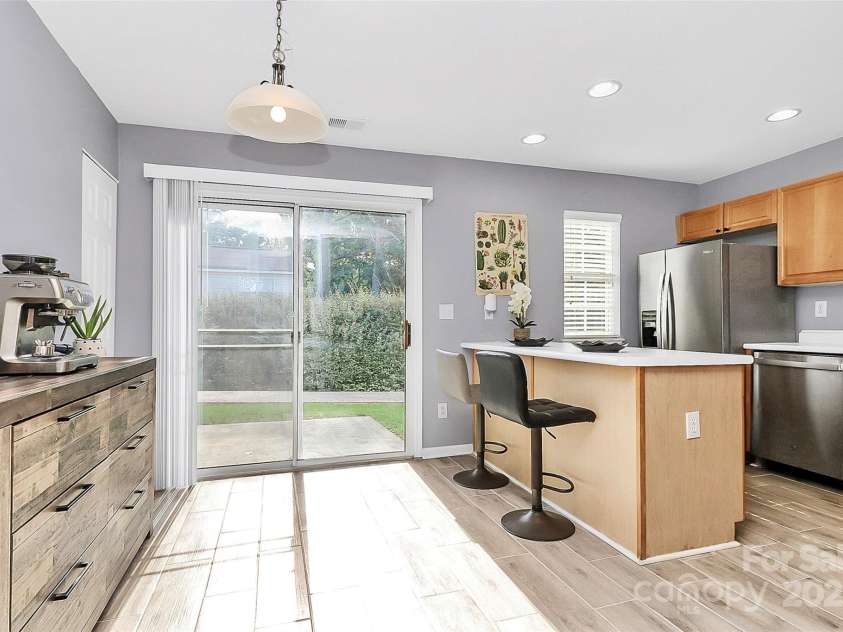 5980 Cougar Lane, Charlotte, NC 28269.  MLS# CAR4272520, YatesRealty ID 21432. 