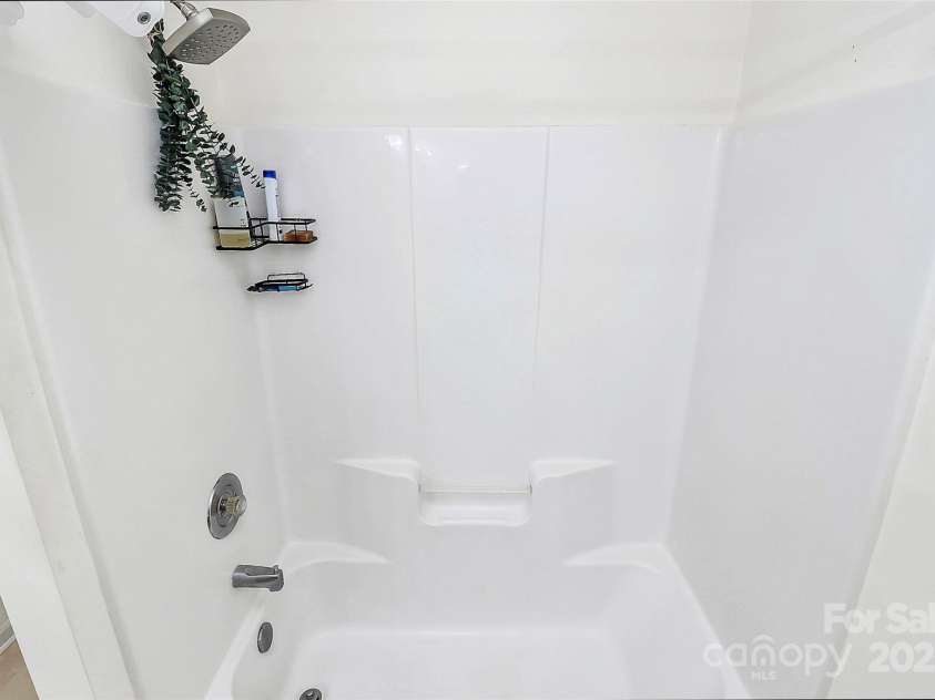 5980 Cougar Lane, Charlotte, NC 28269.  MLS# CAR4272520, YatesRealty ID 21432. 