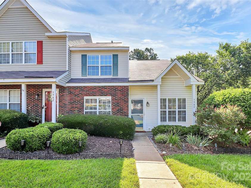 5980 Cougar Lane, Charlotte, NC 28269.  MLS# CAR4272520, YatesRealty ID 21432. 