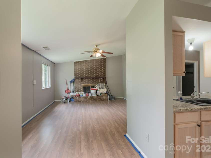 8019 Walnut Creek Lane, Charlotte, NC 28227.  MLS# CAR4267760, YatesRealty ID 21433. 