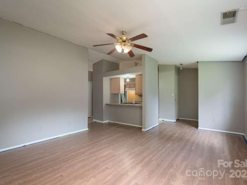 8019 Walnut Creek Lane, Charlotte, NC 28227.  MLS# CAR4267760, YatesRealty ID 21433. 