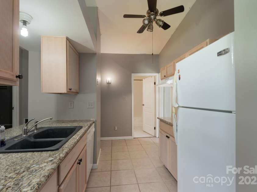 8019 Walnut Creek Lane, Charlotte, NC 28227.  MLS# CAR4267760, YatesRealty ID 21433. 