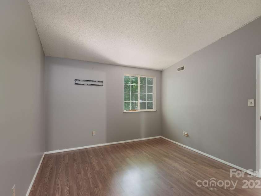 8019 Walnut Creek Lane, Charlotte, NC 28227.  MLS# CAR4267760, YatesRealty ID 21433. 