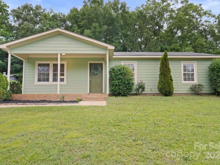 918 Creekridge Drive, Monroe, NC 28110.  MLS# CAR4264942, YatesRealty ID 21434. 