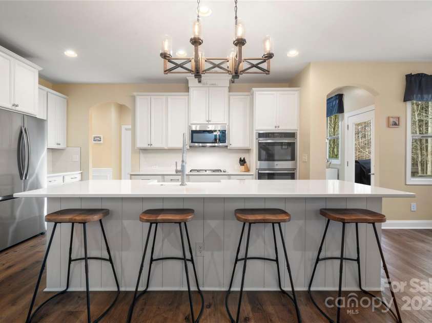 3019 Foggy Hollow Lane, Clover, SC 29710.  MLS# CAR4226789, YatesRealty ID 21435. Oversized island