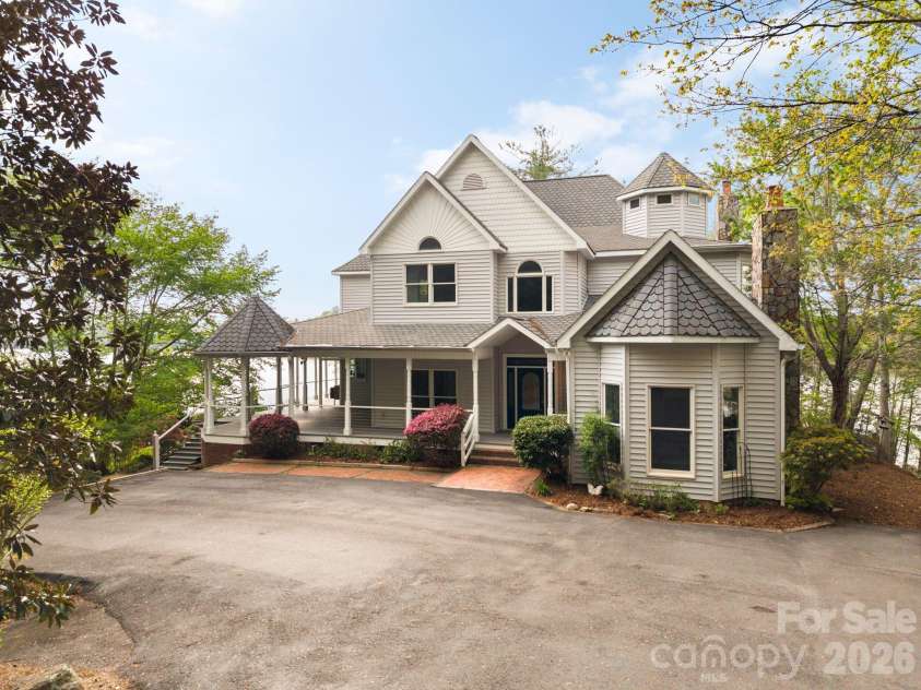 4950 Canterbury Place, Morganton, NC 28655.  MLS# CAR4368973, YatesRealty ID 21436. 