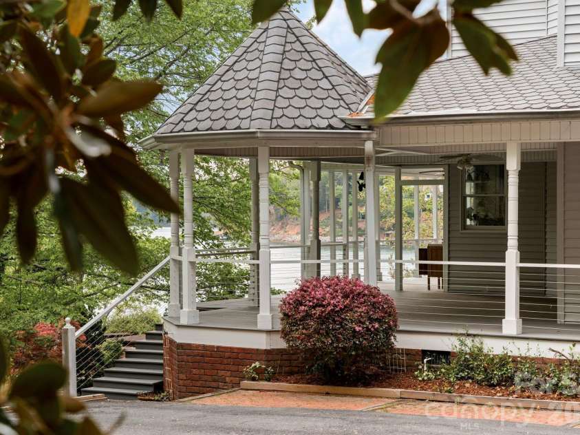 4950 Canterbury Place, Morganton, NC 28655.  MLS# CAR4368973, YatesRealty ID 21436. 