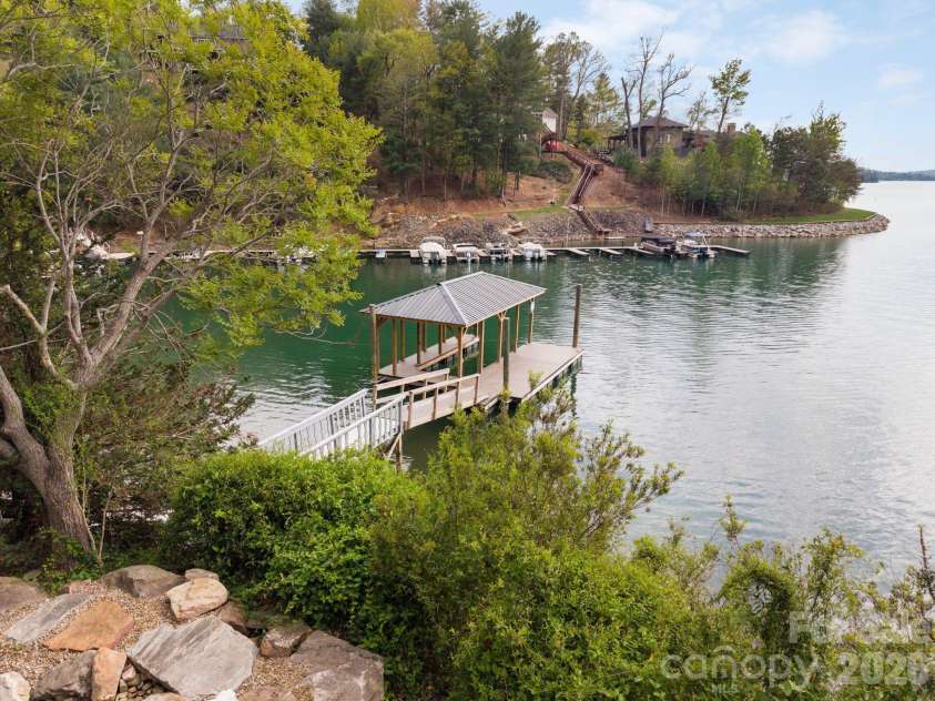 4950 Canterbury Place, Morganton, NC 28655.  MLS# CAR4368973, YatesRealty ID 21436. 