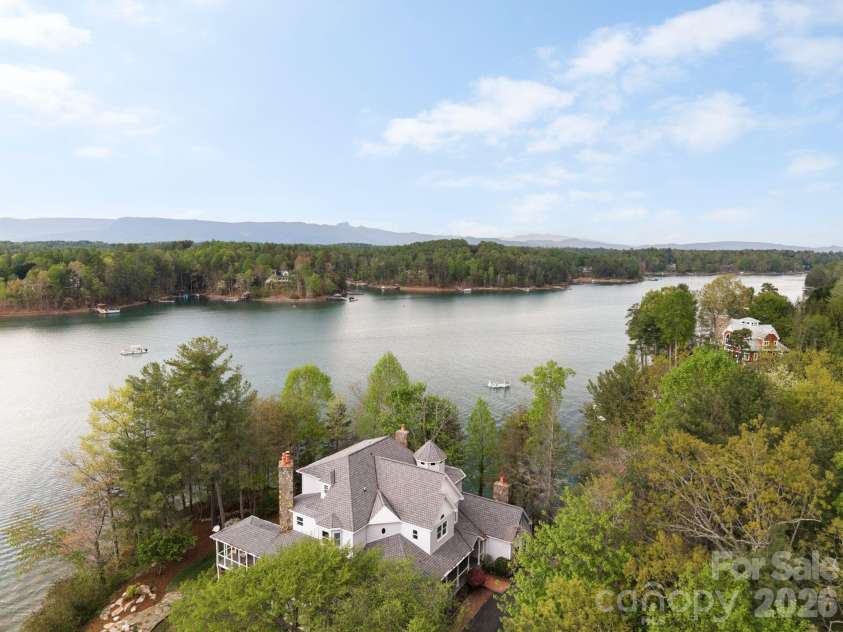 4950 Canterbury Place, Morganton, NC 28655.  MLS# CAR4368973, YatesRealty ID 21436. 
