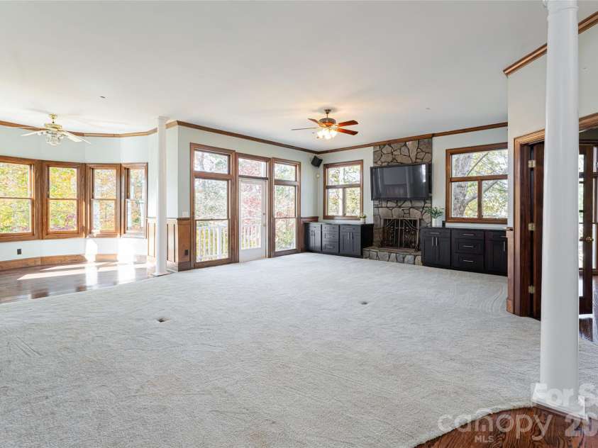 4950 Canterbury Place, Morganton, NC 28655.  MLS# CAR4368973, YatesRealty ID 21436. 