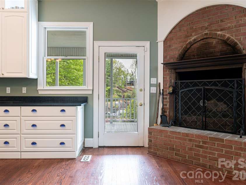 4950 Canterbury Place, Morganton, NC 28655.  MLS# CAR4368973, YatesRealty ID 21436. 