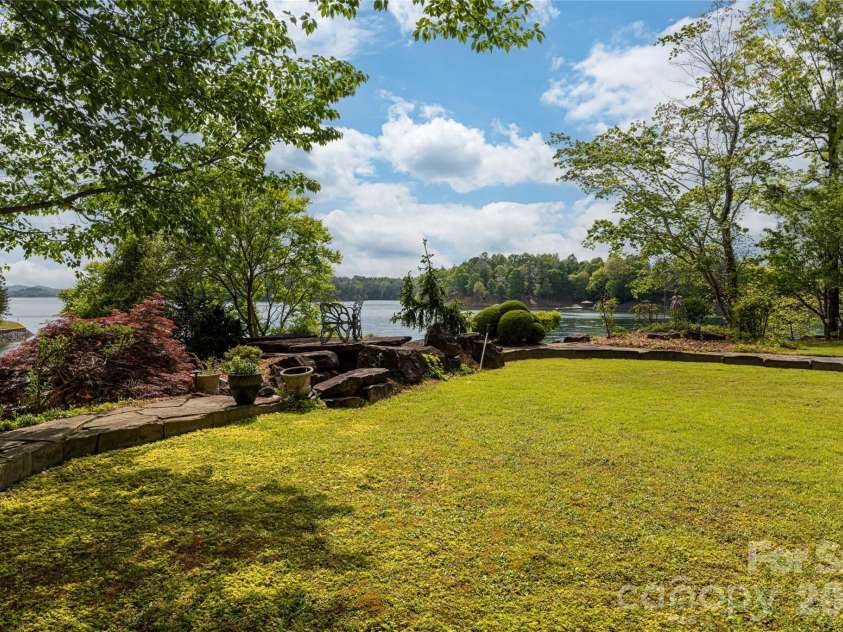 4950 Canterbury Place, Morganton, NC 28655.  MLS# CAR4368973, YatesRealty ID 21436. 