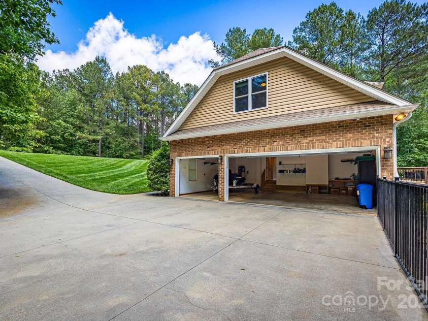 206 Ridge Top Drive, Connelly Springs, NC 28612.  MLS# CAR4260392, YatesRealty ID 21437. 