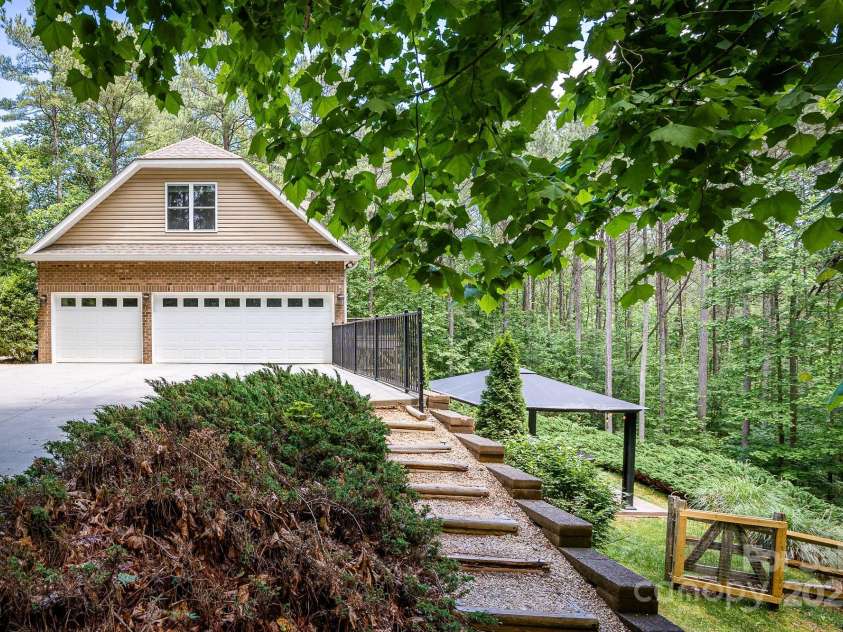 206 Ridge Top Drive, Connelly Springs, NC 28612.  MLS# CAR4260392, YatesRealty ID 21437. 