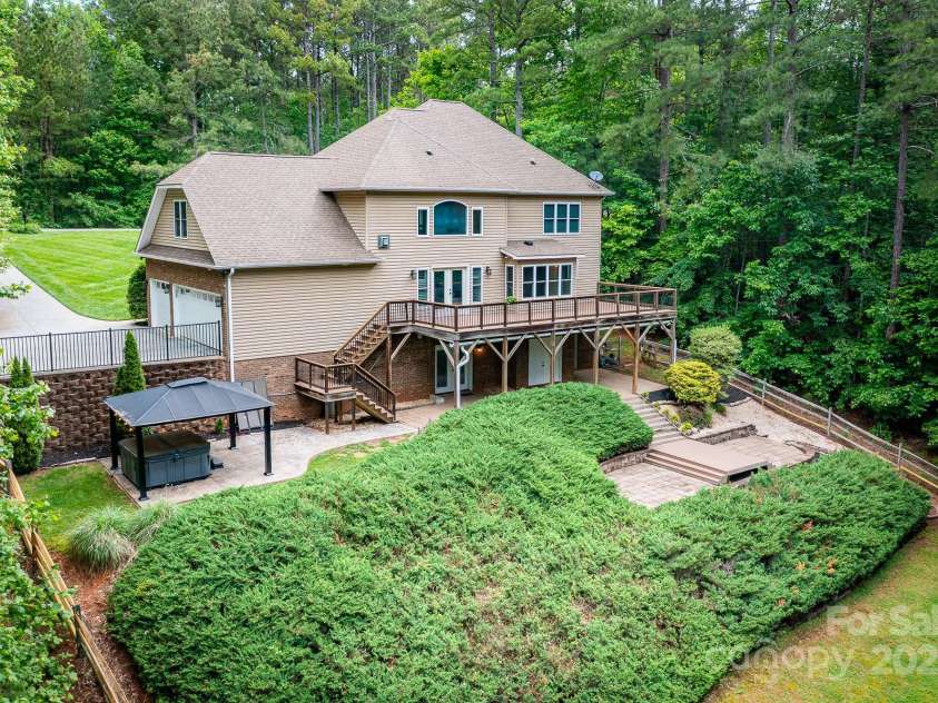 206 Ridge Top Drive, Connelly Springs, NC 28612.  MLS# CAR4260392, YatesRealty ID 21437. 