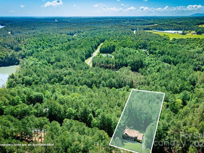 206 Ridge Top Drive, Connelly Springs, NC 28612.  MLS# CAR4260392, YatesRealty ID 21437. 