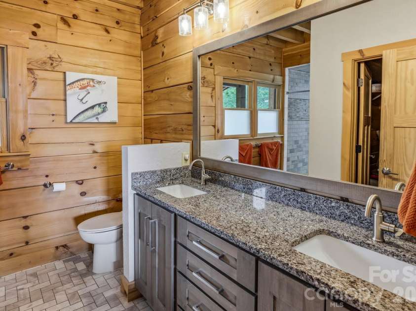 286 Holmstead Drive, Lake Lure, NC 28746.  MLS# CAR4366209, YatesRealty ID 21437. 