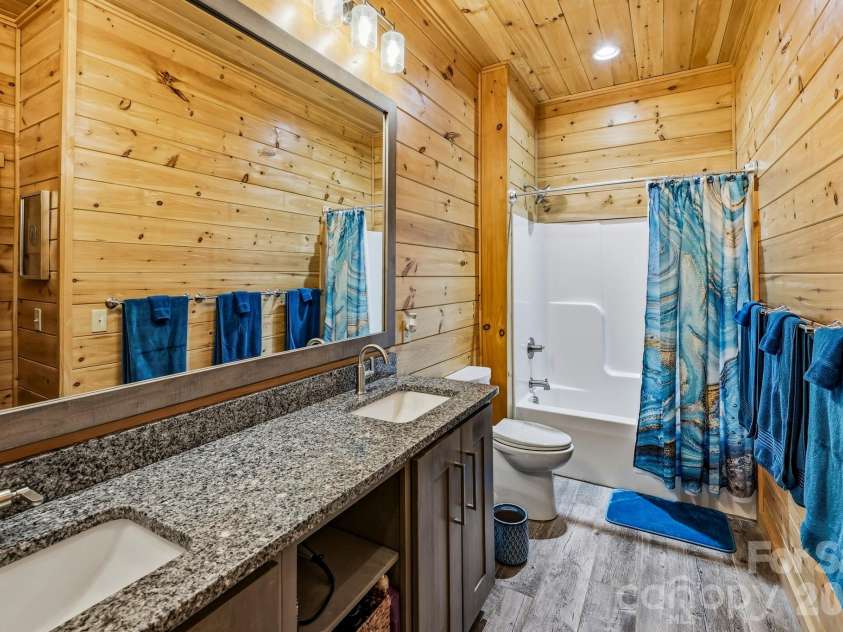 286 Holmstead Drive, Lake Lure, NC 28746.  MLS# CAR4366209, YatesRealty ID 21437. 