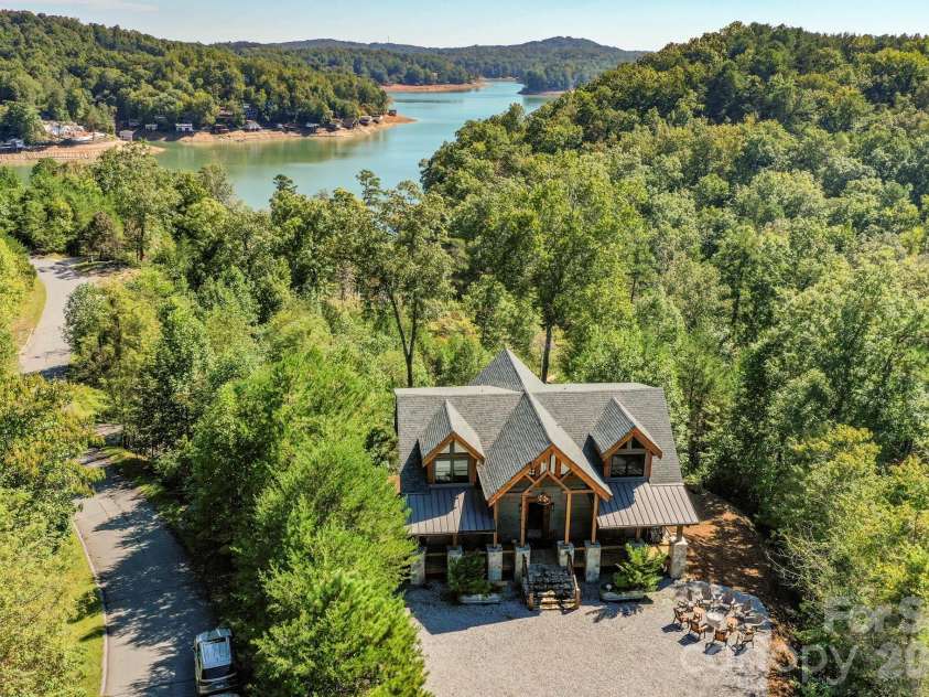 286 Holmstead Drive, Lake Lure, NC 28746.  MLS# CAR4366209, YatesRealty ID 21437. 