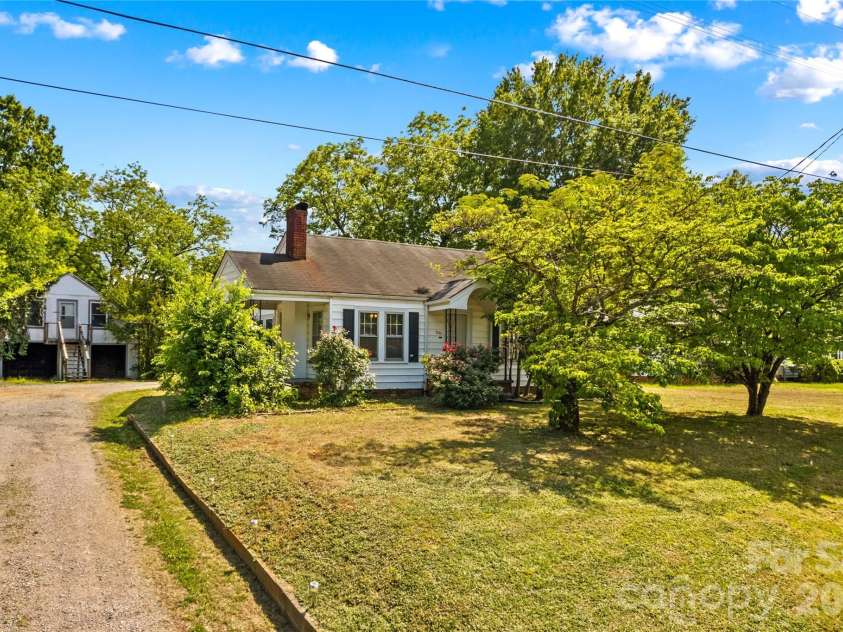 3161 Poplar Tent Road, Concord, NC 28027.  MLS# CAR4381561, YatesRealty ID 21438. 