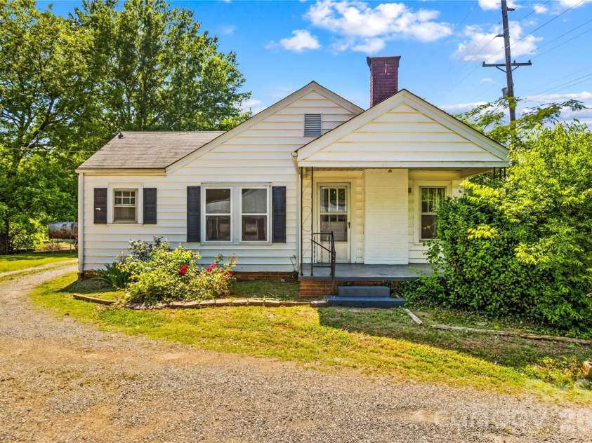 3161 Poplar Tent Road, Concord, NC 28027.  MLS# CAR4381561, YatesRealty ID 21438. 