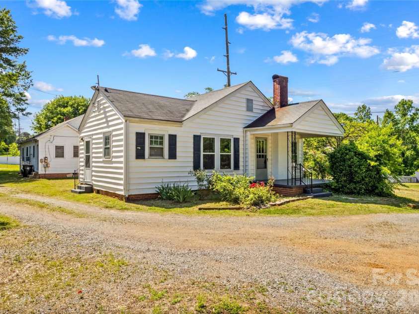 3161 Poplar Tent Road, Concord, NC 28027.  MLS# CAR4381561, YatesRealty ID 21438. 