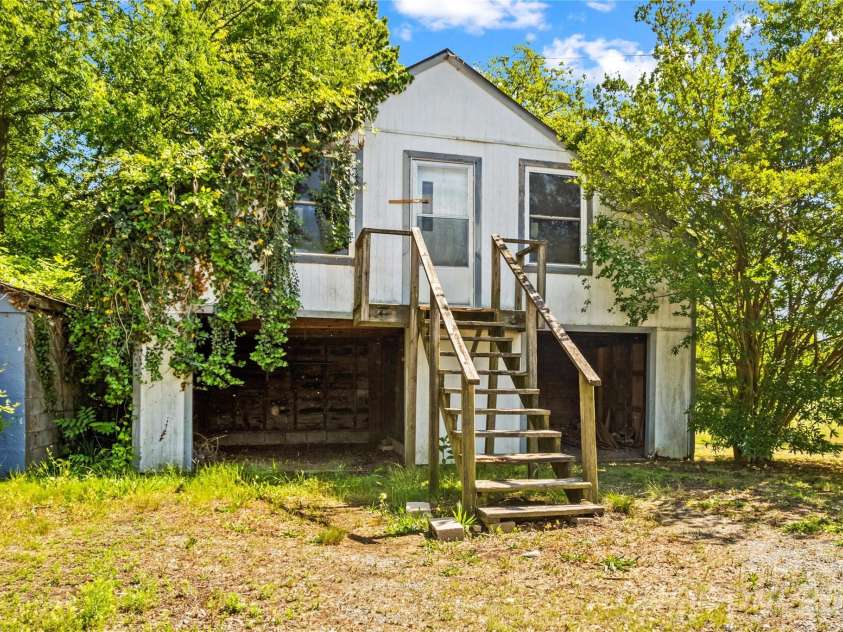 3161 Poplar Tent Road, Concord, NC 28027.  MLS# CAR4381561, YatesRealty ID 21438. 