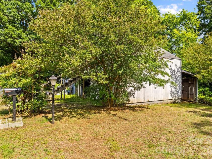 3161 Poplar Tent Road, Concord, NC 28027.  MLS# CAR4381561, YatesRealty ID 21438. 