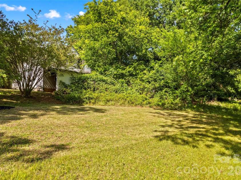3161 Poplar Tent Road, Concord, NC 28027.  MLS# CAR4381561, YatesRealty ID 21438. 