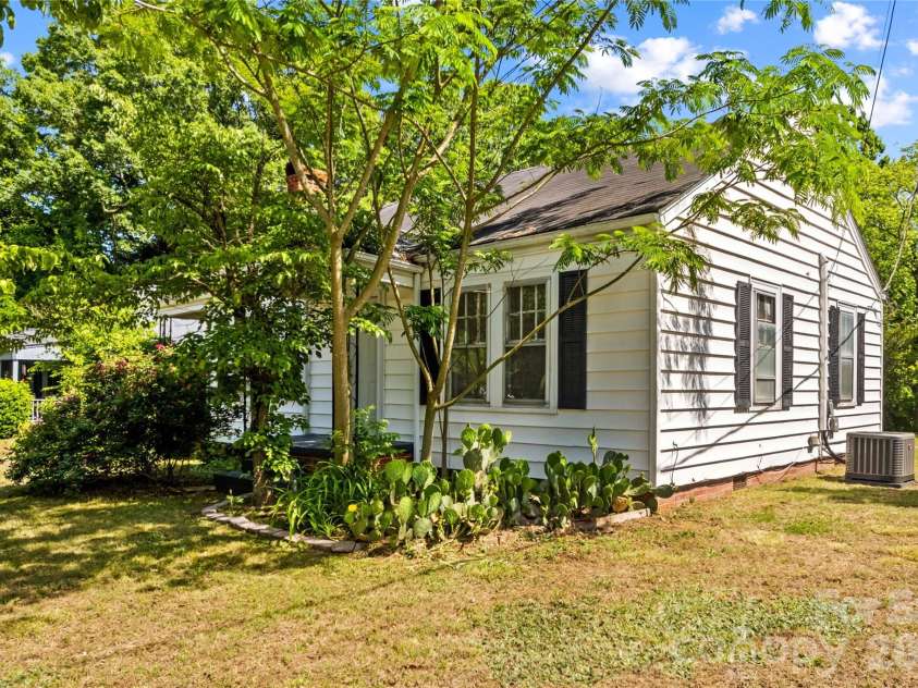 3161 Poplar Tent Road, Concord, NC 28027.  MLS# CAR4381561, YatesRealty ID 21438. 