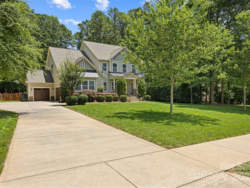 6422 Northern Red Oak Drive, Mint Hill, NC 28227.  MLS# CAR4268463, YatesRealty ID 21439. 