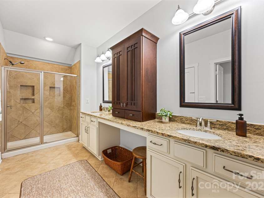 6422 Northern Red Oak Drive, Mint Hill, NC 28227.  MLS# CAR4268463, YatesRealty ID 21439. 