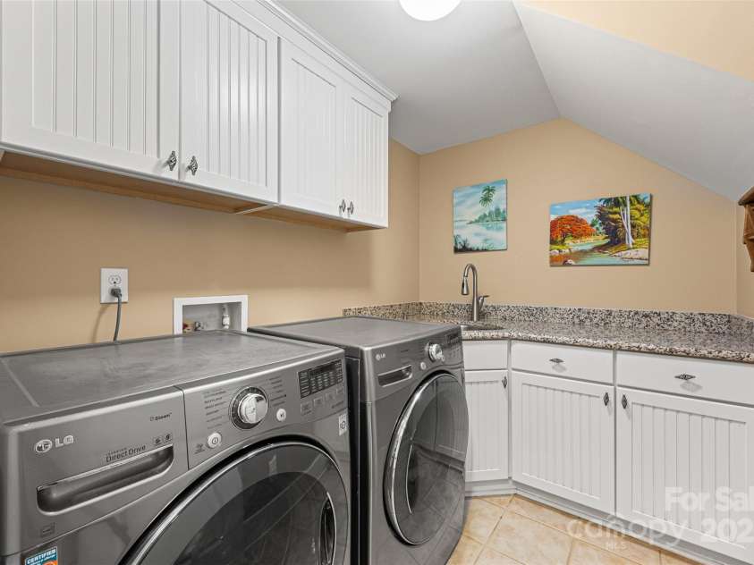 6422 Northern Red Oak Drive, Mint Hill, NC 28227.  MLS# CAR4268463, YatesRealty ID 21439. 