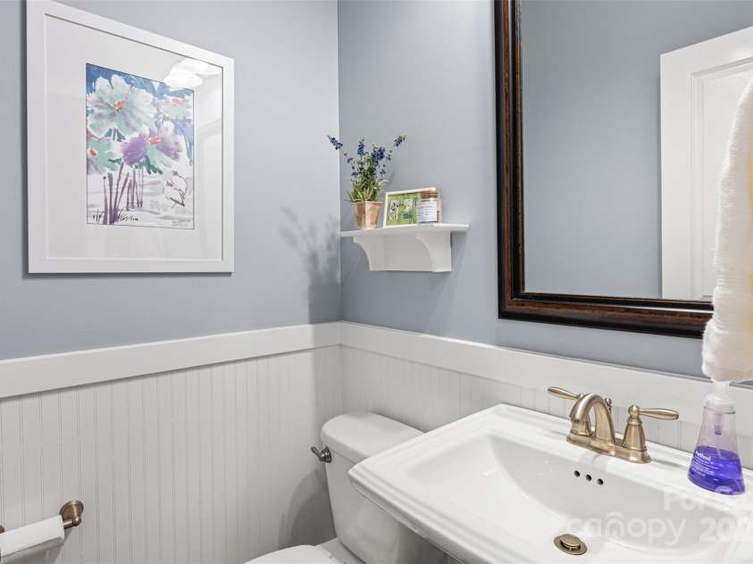 6422 Northern Red Oak Drive, Mint Hill, NC 28227.  MLS# CAR4268463, YatesRealty ID 21439. 