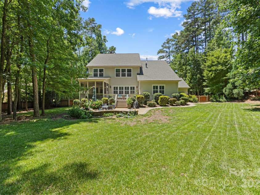 6422 Northern Red Oak Drive, Mint Hill, NC 28227.  MLS# CAR4268463, YatesRealty ID 21439. 