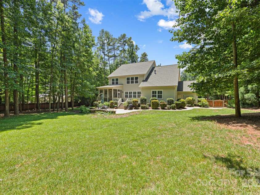 6422 Northern Red Oak Drive, Mint Hill, NC 28227.  MLS# CAR4268463, YatesRealty ID 21439. 
