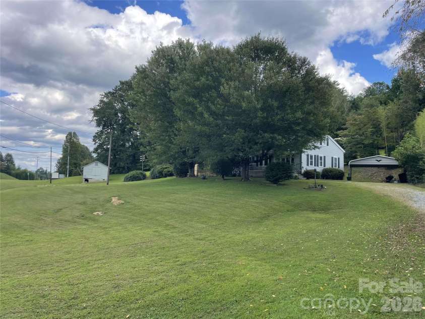 21 Byrd Lane, Brevard, NC 28712.  MLS# CAR4302808, YatesRealty ID 2144. 