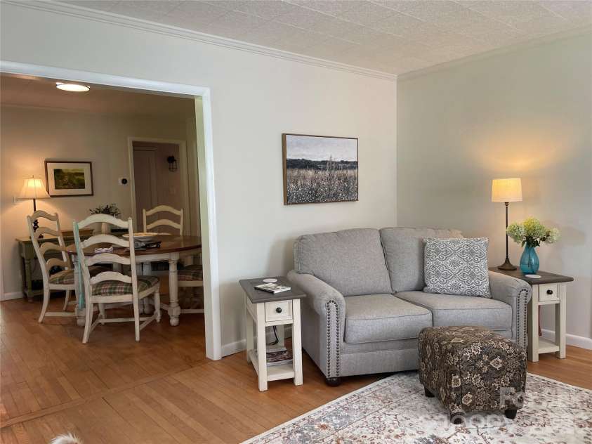 21 Byrd Lane, Brevard, NC 28712.  MLS# CAR4302808, YatesRealty ID 2144. 