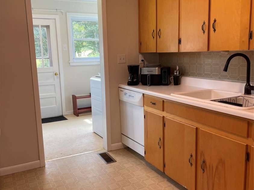 21 Byrd Lane, Brevard, NC 28712.  MLS# CAR4302808, YatesRealty ID 2144. 