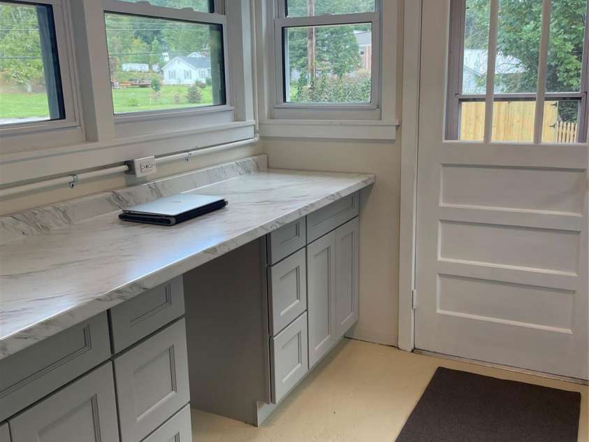 21 Byrd Lane, Brevard, NC 28712.  MLS# CAR4302808, YatesRealty ID 2144. 