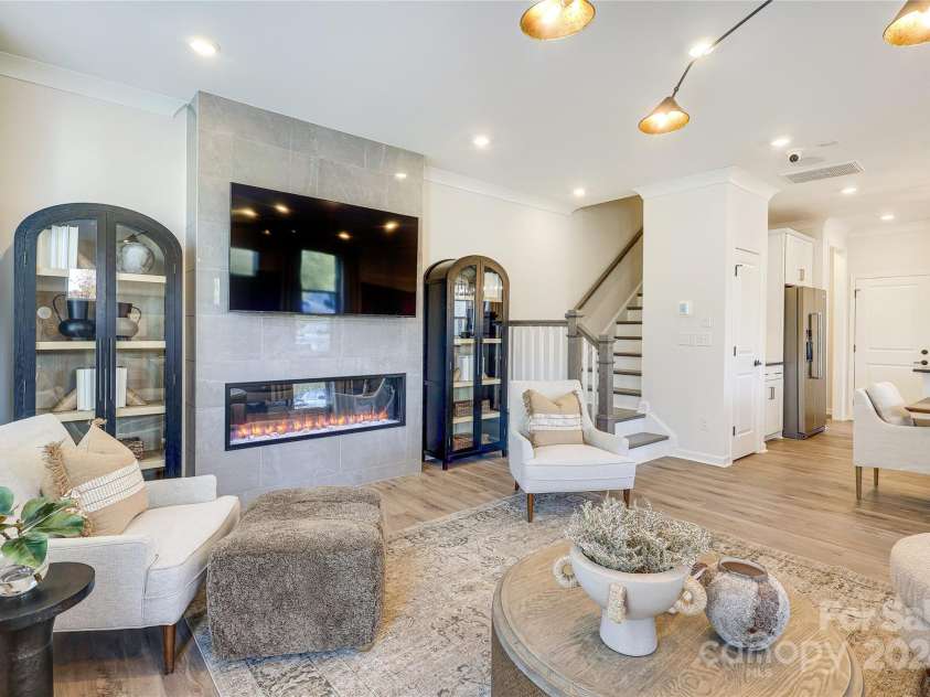 2105 Bayou Trace Drive, Charlotte, NC 28262.  MLS# CAR4203557, YatesRealty ID 2144. Photo Representation